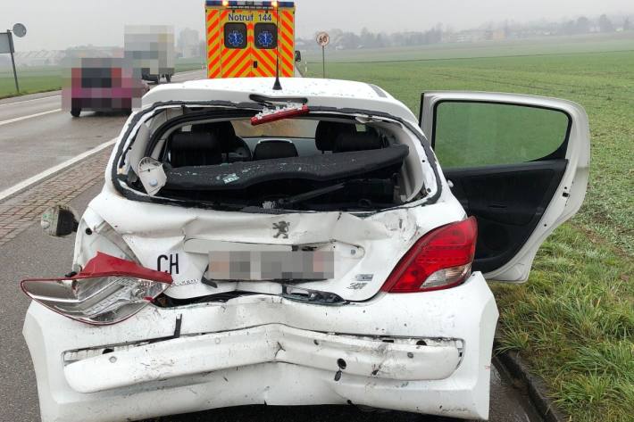 Der Peugeot wurde rund 60 Meter nach Vorne geschoben.