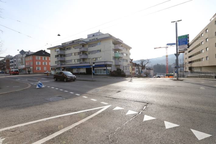 Leichtverletzte Velolenkerin in St. Gallen.