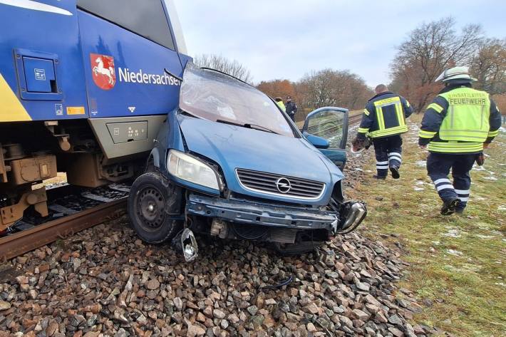 Der Autofahrer wurde tödlich verletzt