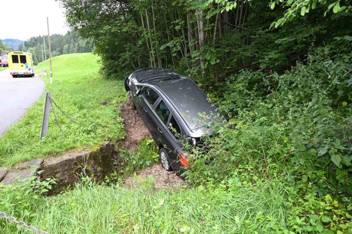 Der Verunfallte wurde leicht verletzt