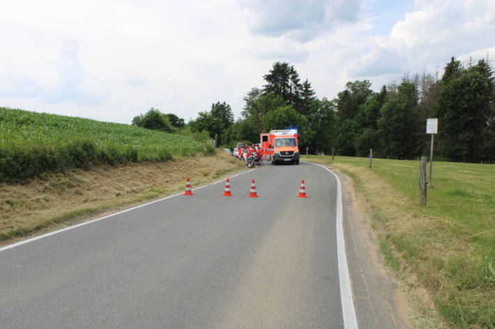 Motorradfahrer überschlägt sich und wird schwer verletzt bei Rösrath