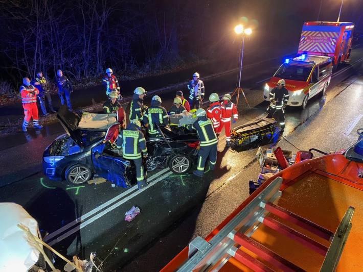 Drei Verletzte nach Verkehrsunfall