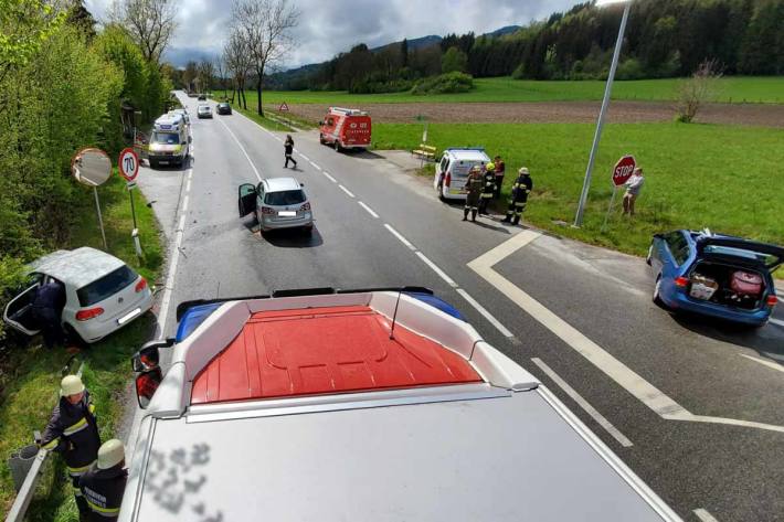 Ein leicht verletztes Kind wurde durch den Rettungsdienst ins Krankenhaus verbracht