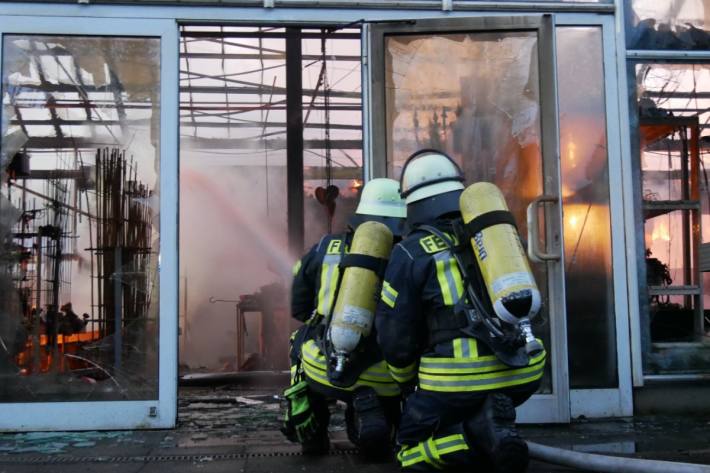 Gartencenter in Celle steht in Vollbrand