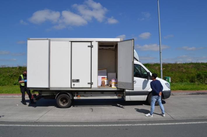 Der Mann transportierte ungekühlte und zum Teil unverpackte Lebensmittel