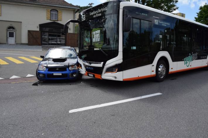 In Herisau AR ist es gestern zu einer Kollision gekommen.