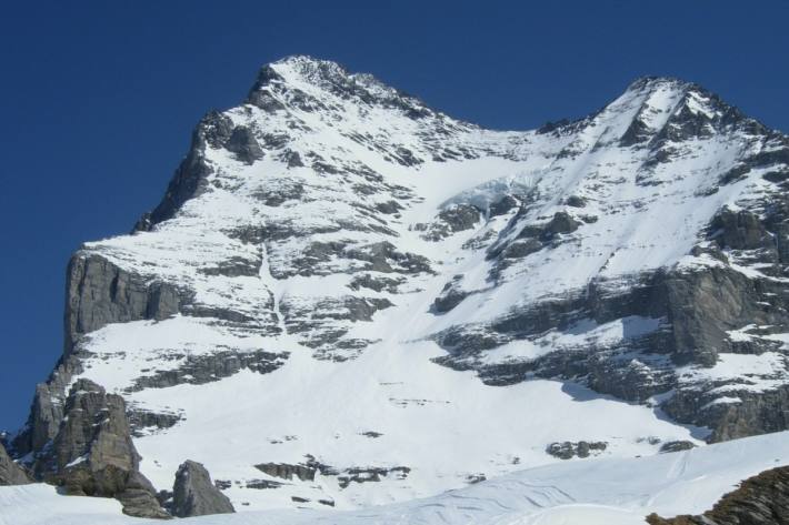 In Wengen BE ist gestern ein junger Mann tödlich verunglückt.