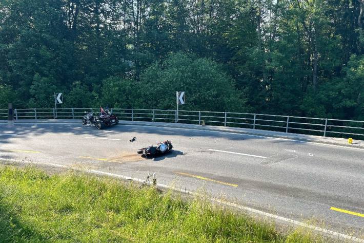 Zwei Verletzte nach einem Unfall in Schachen bei Herisau.