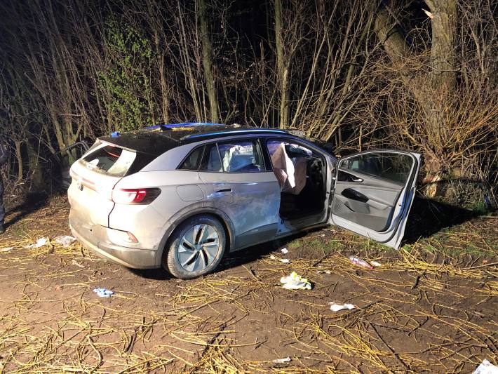 Verkehrsunfall in Alsdorf - Beifahrer schwebt in Lebensgefahr