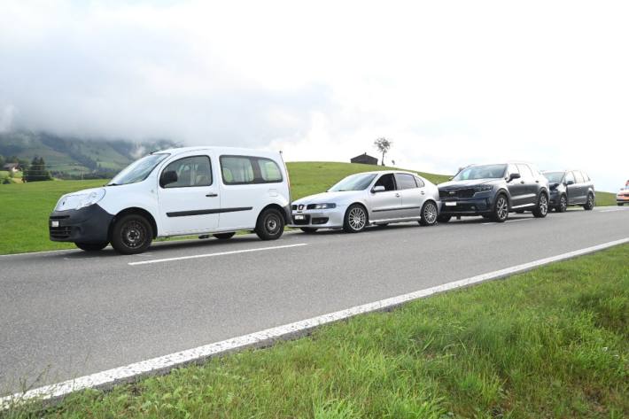 Verkehrsunfall mit vier beteiligten Autos