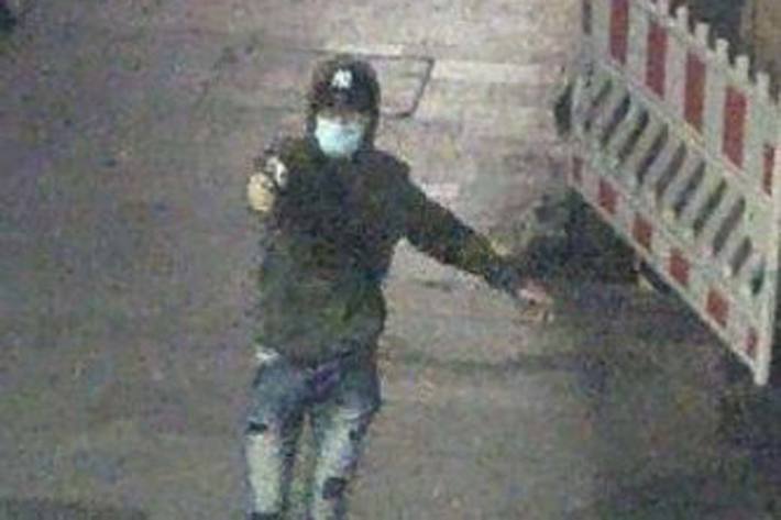 Polizei Berlin fahndet nach diesem Mann