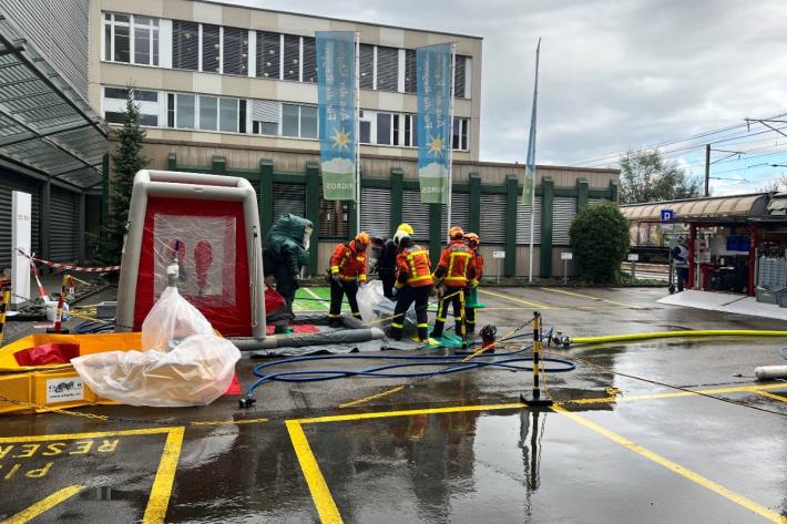 Mehrere Personen mussten ins Spital gebracht werden.