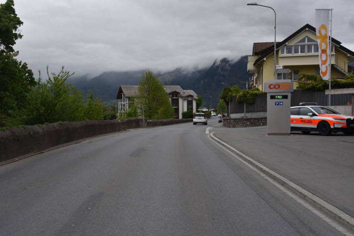 Die Unfallstelle an der Hauptstrasse in Zizers.