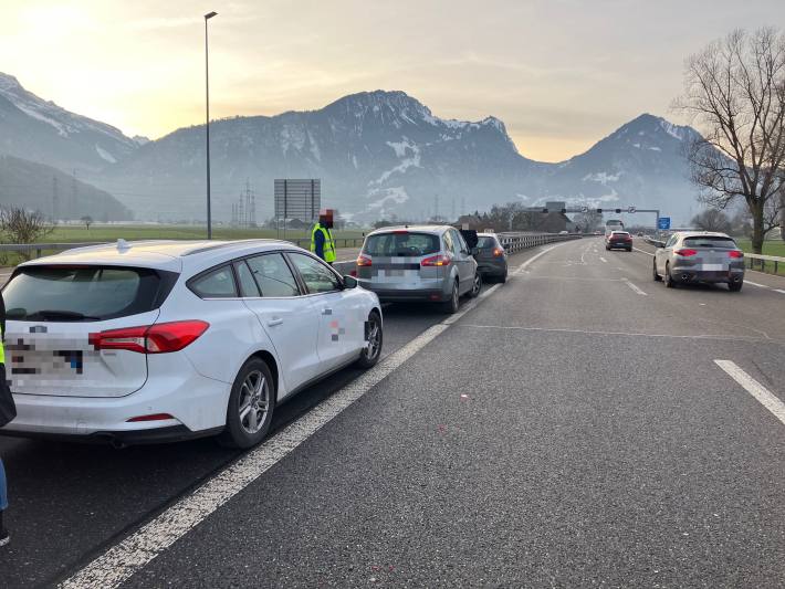 Gleich zweimal auf Stauende auf der A3 gekracht