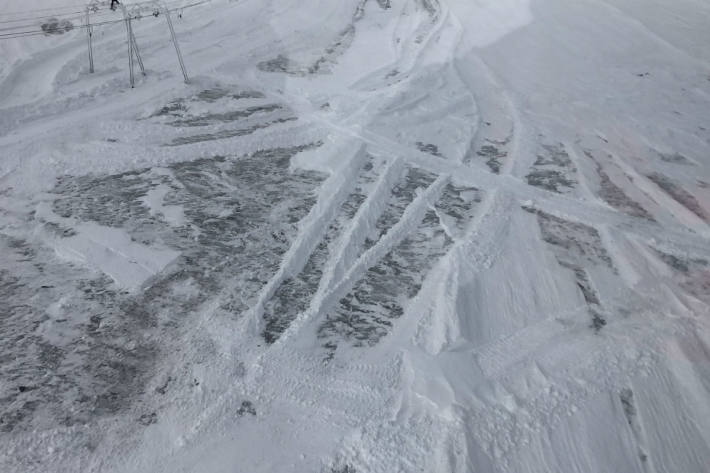 Der Föhn verblies den Schnee auf dem Vorabgletscher.