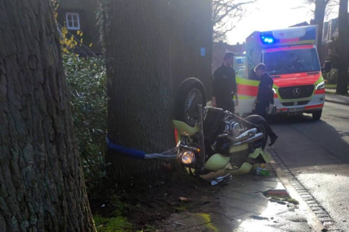 51-jähriger Motorradfahrer bei Unfall in Buxtehude tödlich verletzt