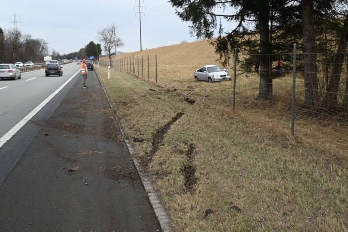 In Salez SG sind gestern zwei Personen verunfallt.