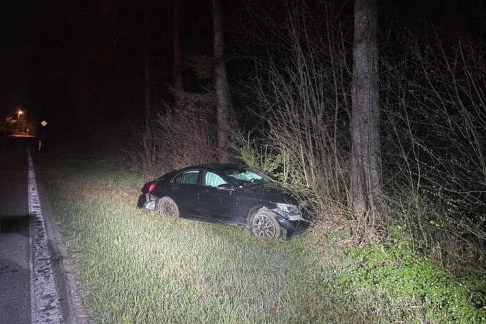 In Meisterschwanden hat eine junge Autofahrerin einen Unfall gebaut.