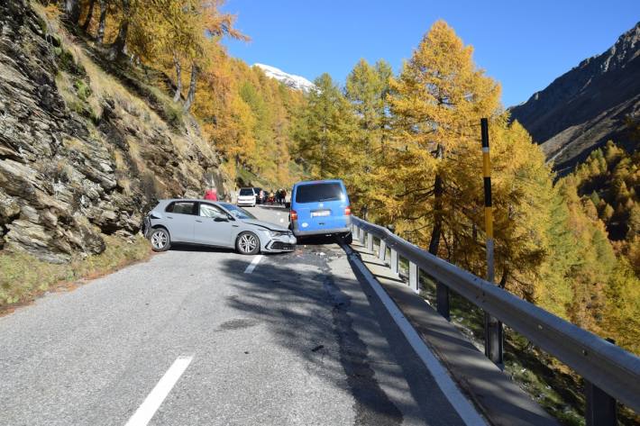 Bei dem Unfall wurden drei Personen verletzt