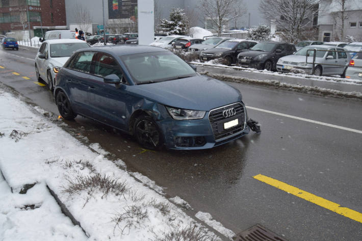 Kollision zwischen zwei Personenwagen