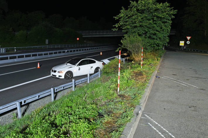 Unfallsituation auf der A14 bei Inwil am Sonntagabend