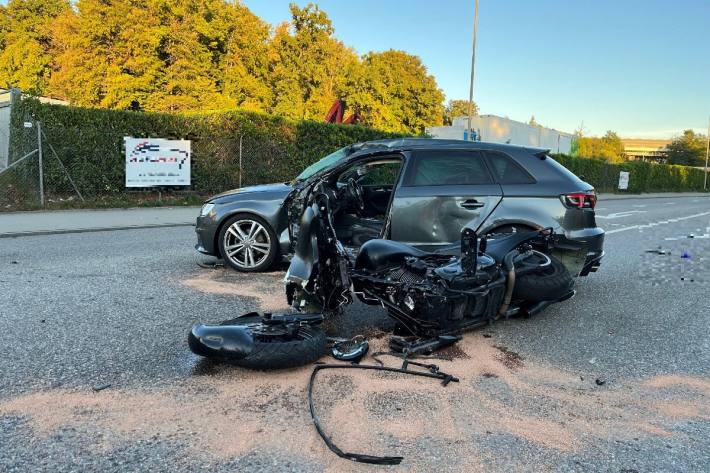 IN Unterengstringen im Kanton Zürich kam es gestern zu einem schweren Verkehrsunfall.