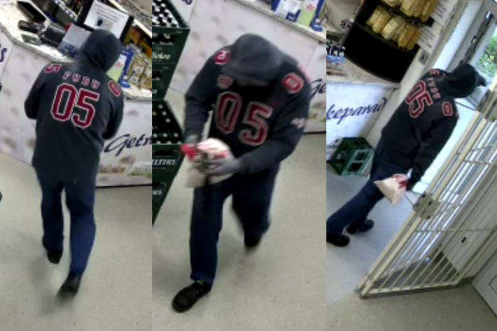 Der Mann bedrohte der Angestellten mit einem pistolenartigen Gegenstand.