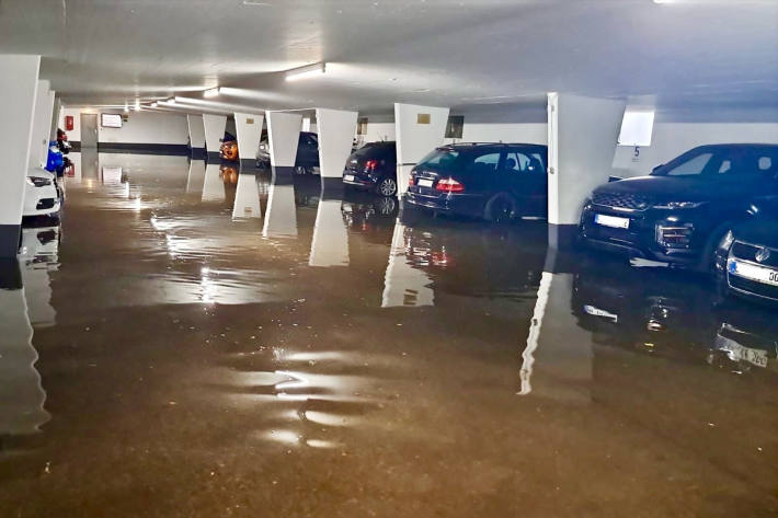 Zahlreiche Keller und Tiefgaragen wurden durch den Starkregen geflutet.