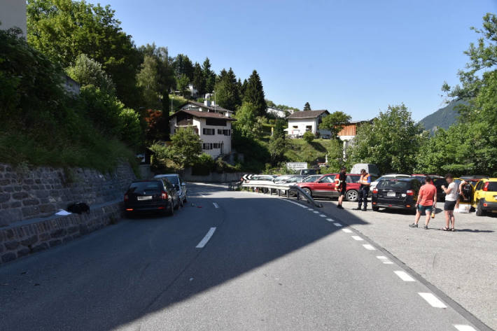 Fünf Autos in Verkehrsunfall verwickelt in Malix