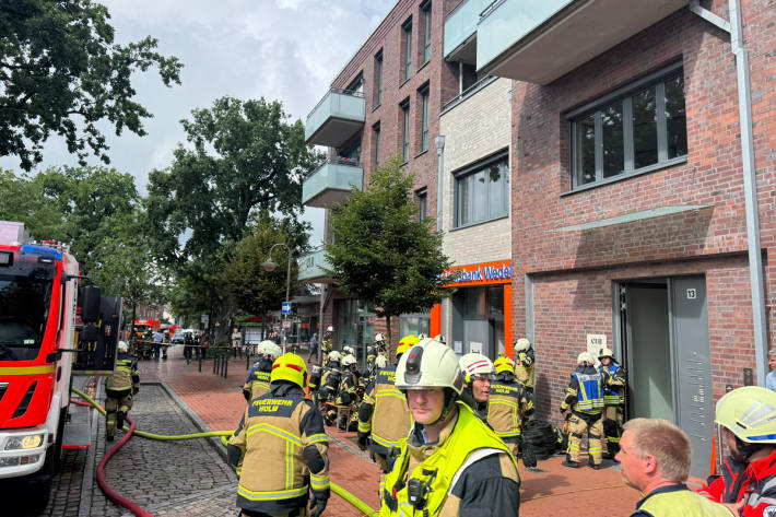 Der starke Rauch breitete sich durch Lüftungsschächte aus.