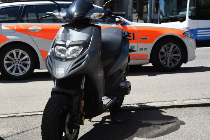 Der Rollerfahrer übersah die Fussgängerin.