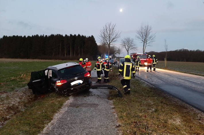 Verkehrsunfall mit sieben beteiligten Fahrzeugen