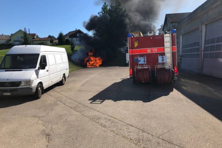 In Mörschwil SG brannte gestern ein Auto.