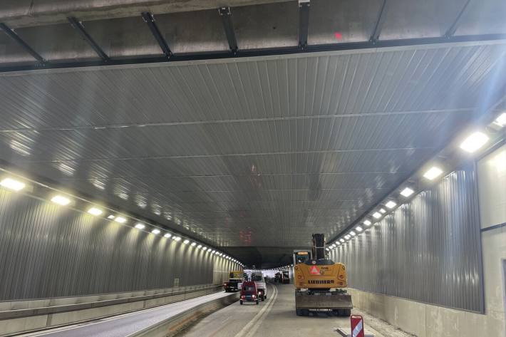 A6 Sonnenhoftunnel Montage Lärmschutzdecke