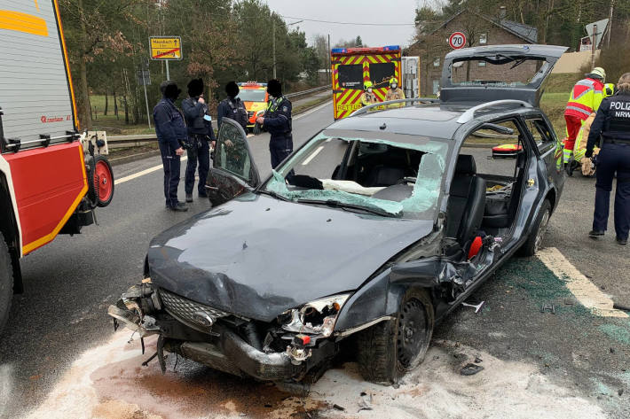 Schwerer Verkehrsunfall mit vier Verletzten in Stolberg