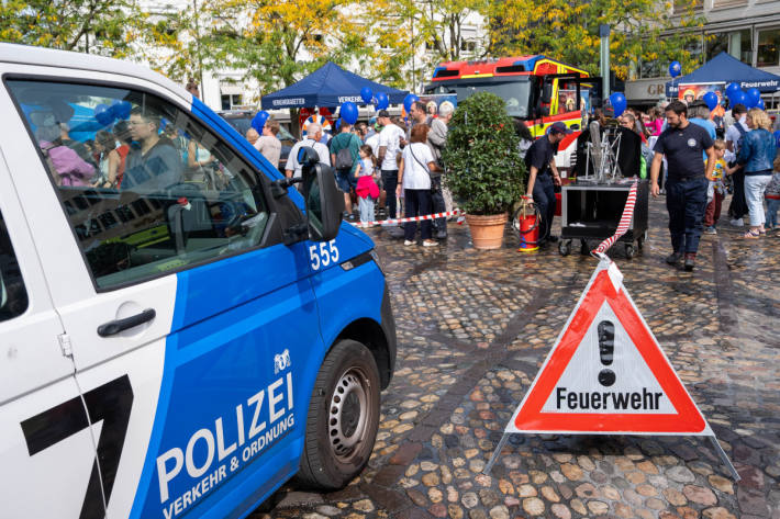 Die Polizei und die Feuerwehr präsentierten dem zahlreichen Publikum tolle Attraktionen.