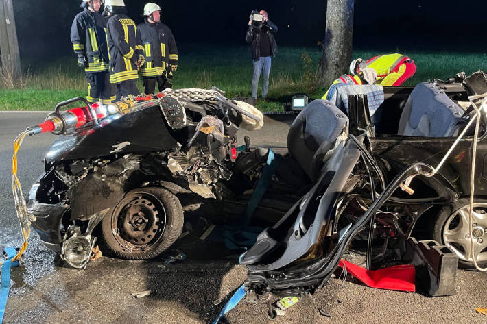 Autofahrerin lebensgefährlich verletzt