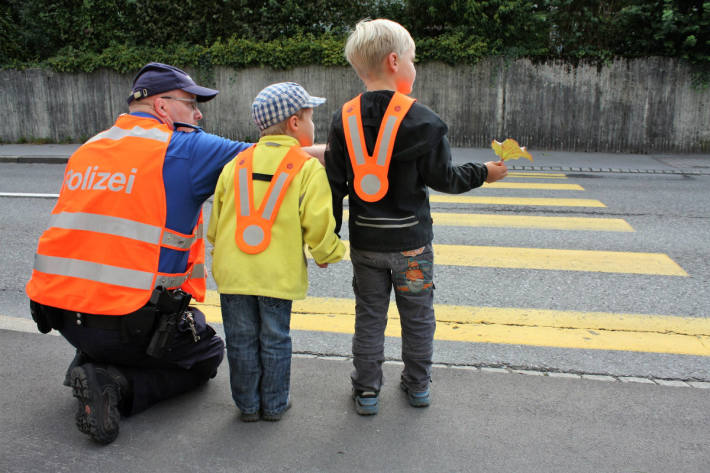 Die Fahrerin fuhr ohne zu halten davon (Symbolbild)