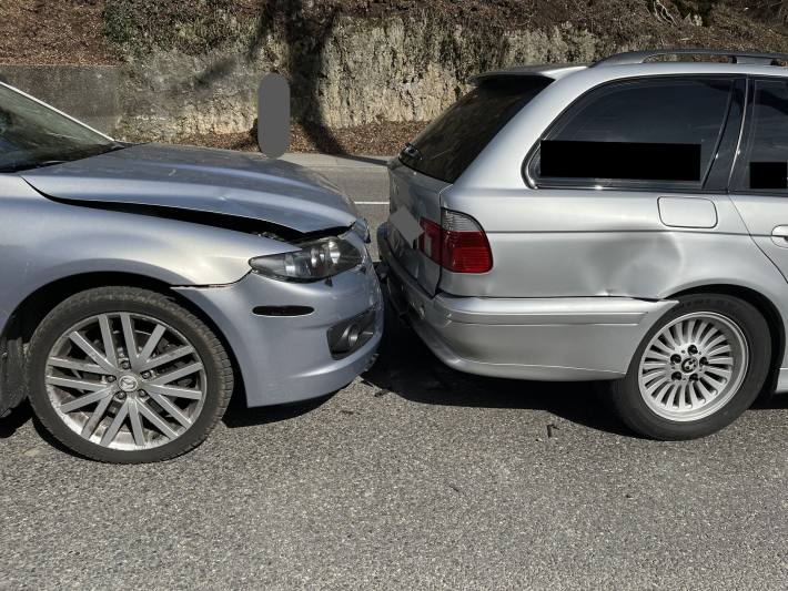 Auffahrkollision mit drei Autos in Neuhausen am Rheinfall