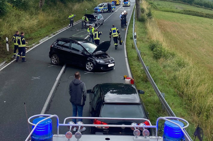 Beide Fahrerinnen wurden schwer verletzt.