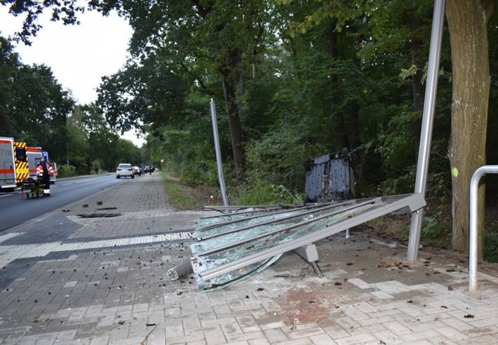 Mini mit vier Frauen überschlägt sich