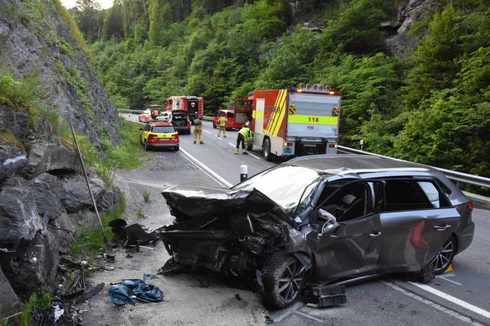 Selbstunfall mit Auto fordert in Grabs einen Schwerverletzten
