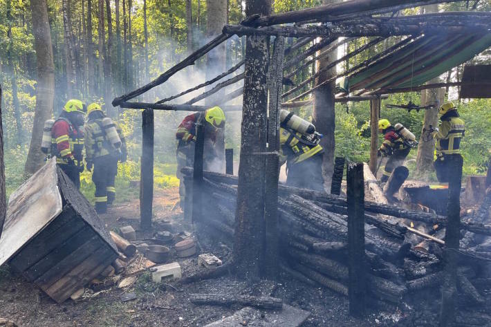 Die Feuerwehr konnte den Unterstandbrand löschen