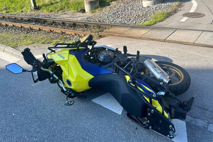 Motorradfahrer bei Kollision verletzt