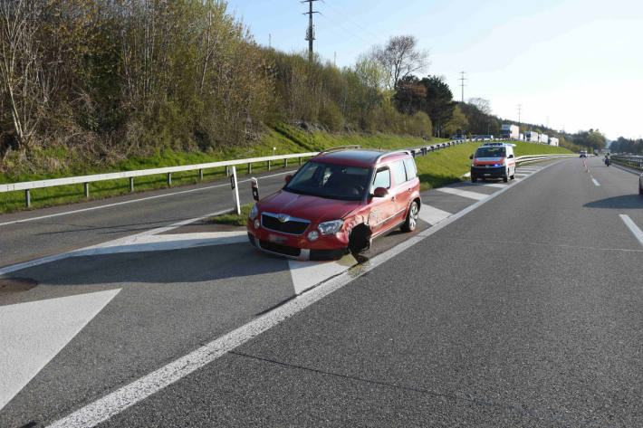 Unfallfahrzeug auf der A1 bei Rorschacherberg