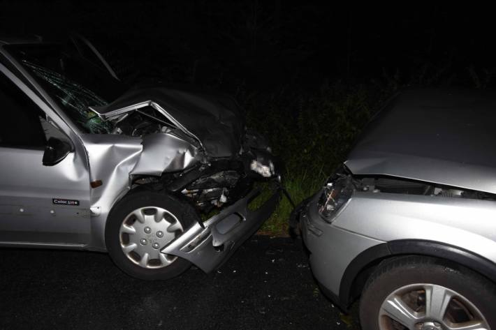 In Uznach SG kam es gestern Abend zu einer heftigen Frontalkollision.