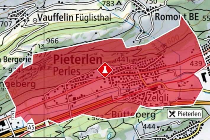 In Pieterlen BE ist ein Chemieunfall passiert.