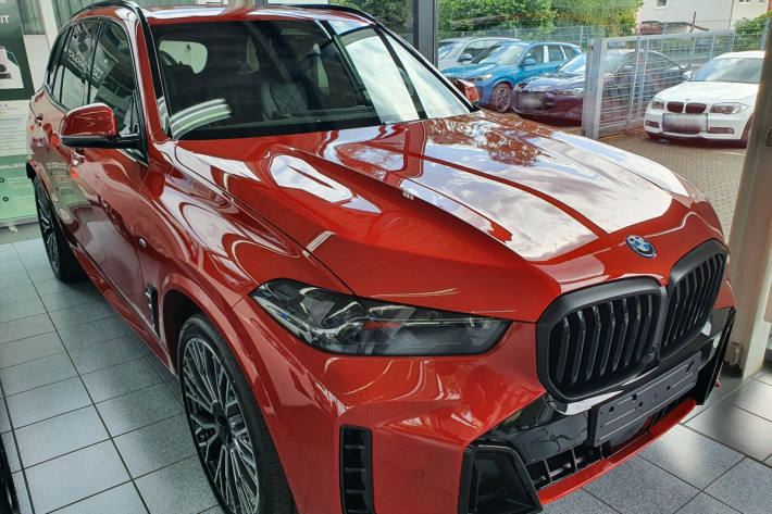 Dieser BMW X5 wurde nachts gestohlen.