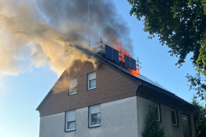 Der Brand entstand im Dachstuhl.