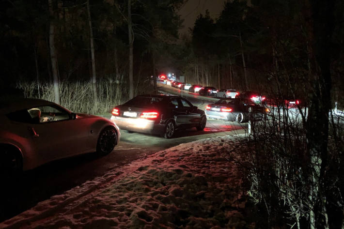 Veranstaltung von Autoposern in Grafstal aufgelöst – (Symbolbild)